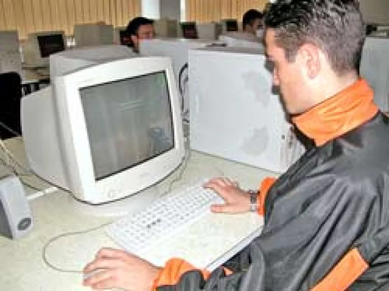 Bancile romanesti, aflate in vizorul infractorilor de pe Internet