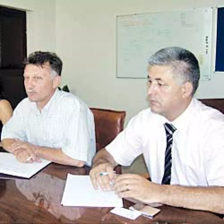 Conducerea Lafarge a pus tara la cale cu primarul Marian Iordache