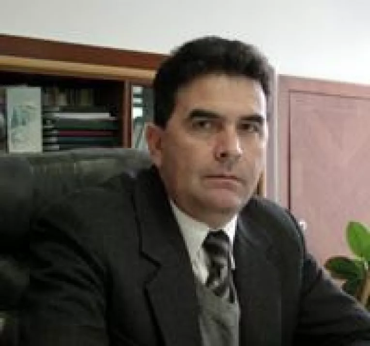 Cu o investitie de 2 milioane euro, primarul din Ostrov vrea port in ograda