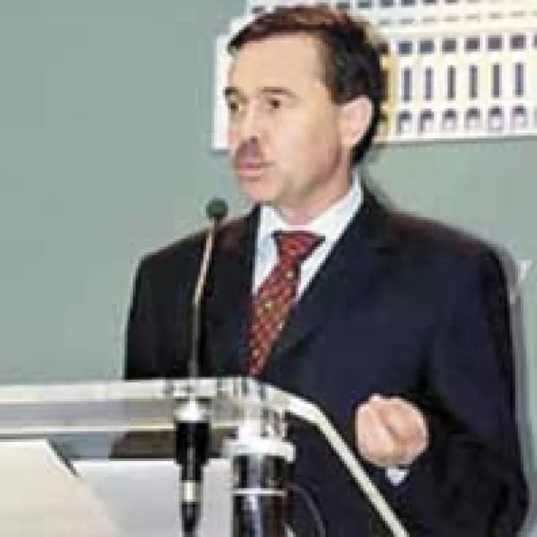 Daca ar da curs solicitarii ministerelor, Finantele ar construe un buget cu un deficit de 12 la suta din PIB