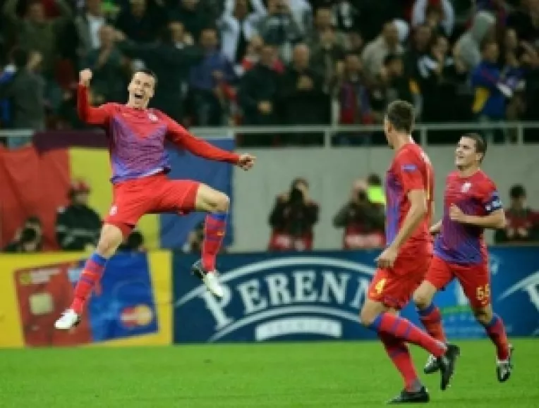 DeCeNews: Steaua a batut pe Molde cu 2-0