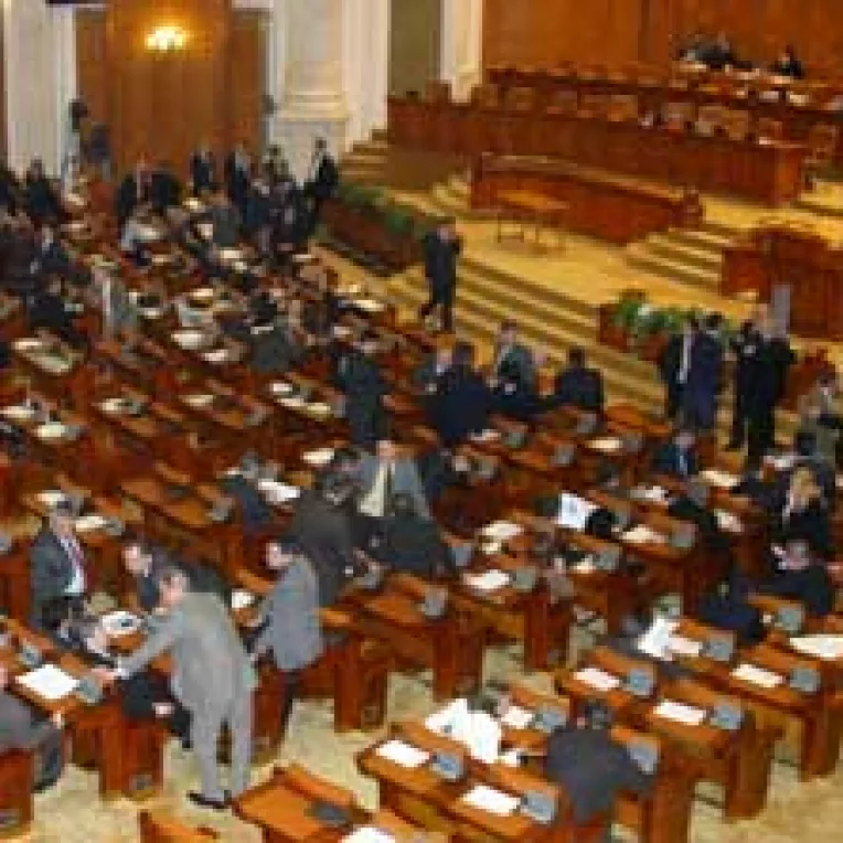 Grabeste-te incet, la dezbaterea bugetului!