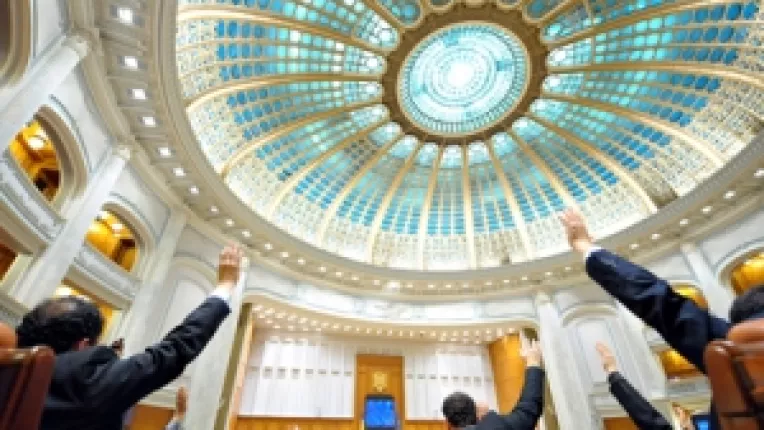 Guvernul a primit increderea Parlamentului: 276 de voturi "pentru"