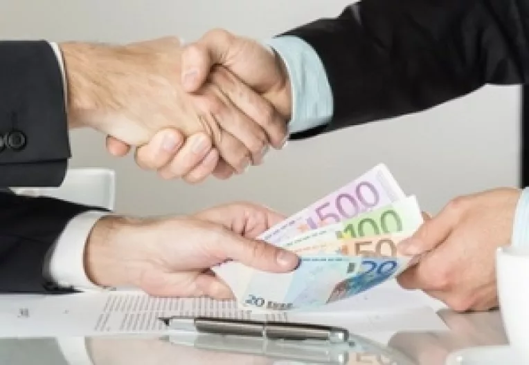 Guvernul pregateste o noua lege de salarizare a bugetarilor