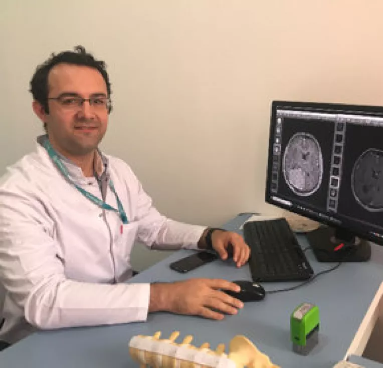 Hernia de disc apare la majoritatea oamenilor si  se poate vindeca complet in aceeasi masura in care ridurile fetei se pot vindeca complet