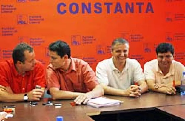 In PD-L Constanta nu mai ai loc de atatia presedinti