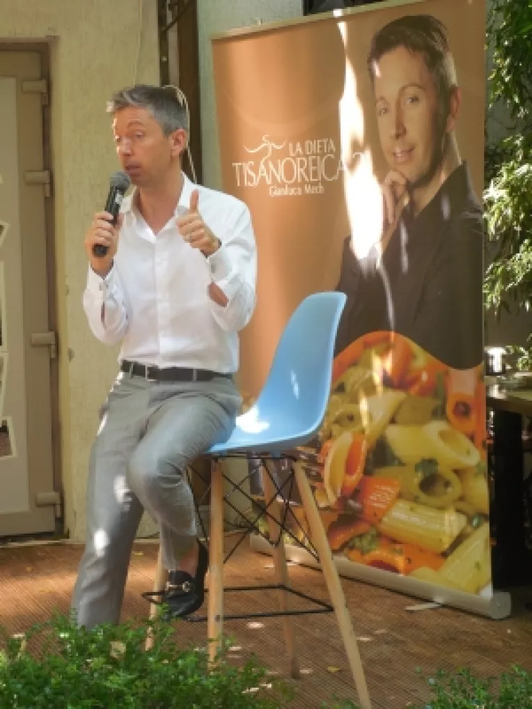 Italianul Gianluca Mech si-a promovat Dieta Tisanoreica la Lugo Restaurant & Lounge