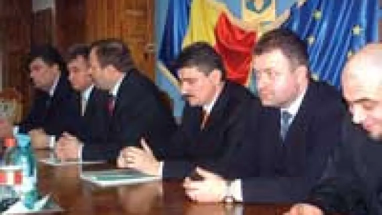 Liberalii risca sa piarda Prefectura