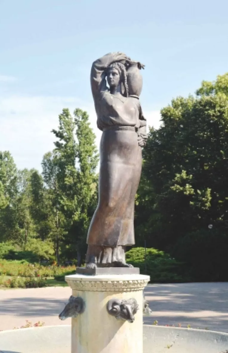 Monumente din Parcul Herastrau: Aleea Cariatidelor, Modura si Charles de Gaulle (in locul lui Stalin)