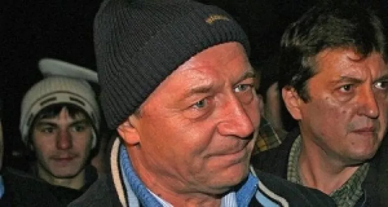 "PD-L la guvernare, atentie la buzunare"