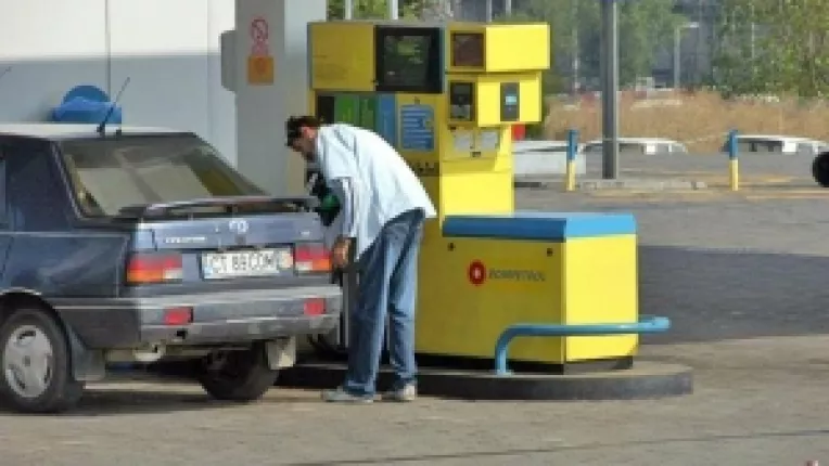 Rompetrol a ieftinit motorina