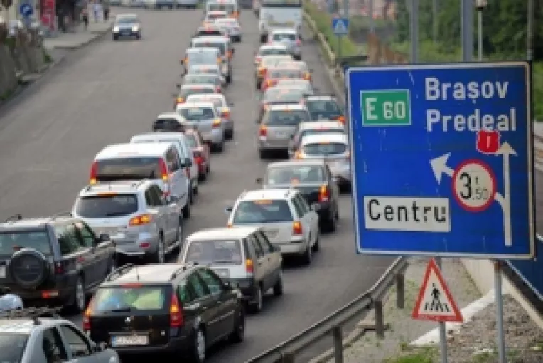 Traian Basescu a anulat  in 2005 contractul semnat in 2004 cu firma Vinci, din Franta, pentru realizarea autostrazii Comarnic-Brasov!