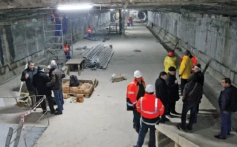 Ultimele retusuri la statiile de metrou "Pajura" si "Parc Bazilescu", inaintea inaugurarii 
