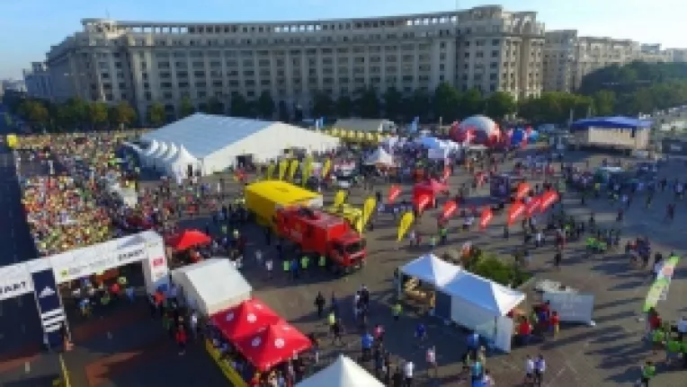 Un kenyan de 30 de ani a castigat Maratonul Bucuresti 2015. 10.000 de participanti la a 8-a editie a competitiei